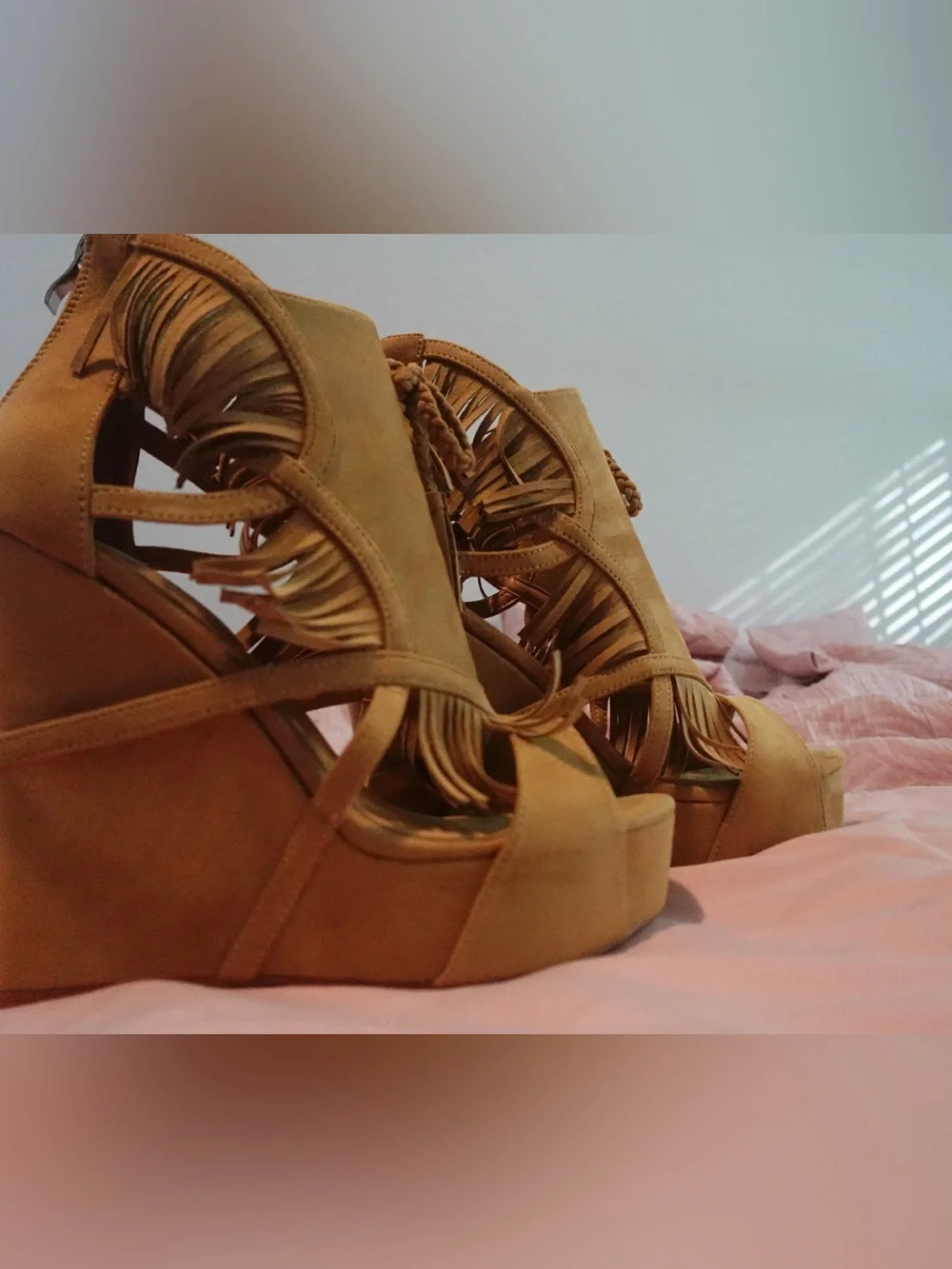 Azalea Wang Leontine Warm Olive Faux Suede Wedge Sandals Size 11